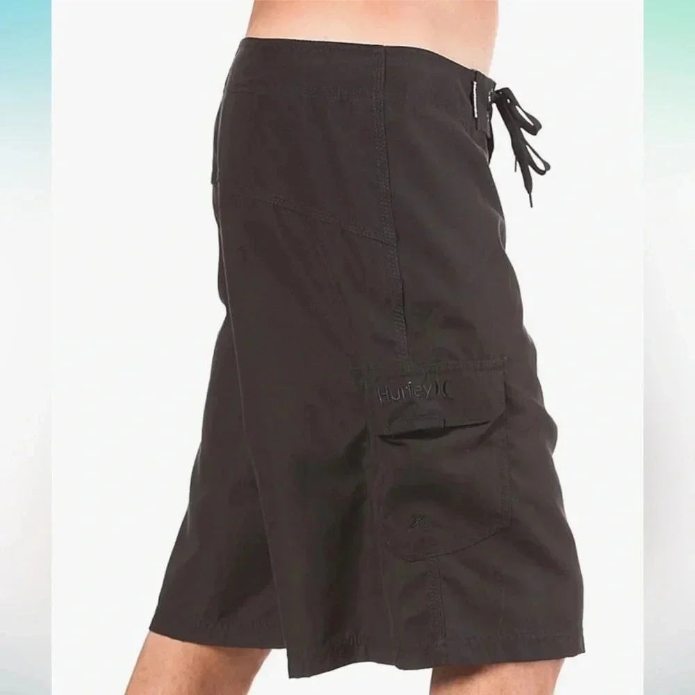 HURLEY ONE AND ONLY BLACK BOARDSHORTS WITH CARGO POCKETS SIZE 30